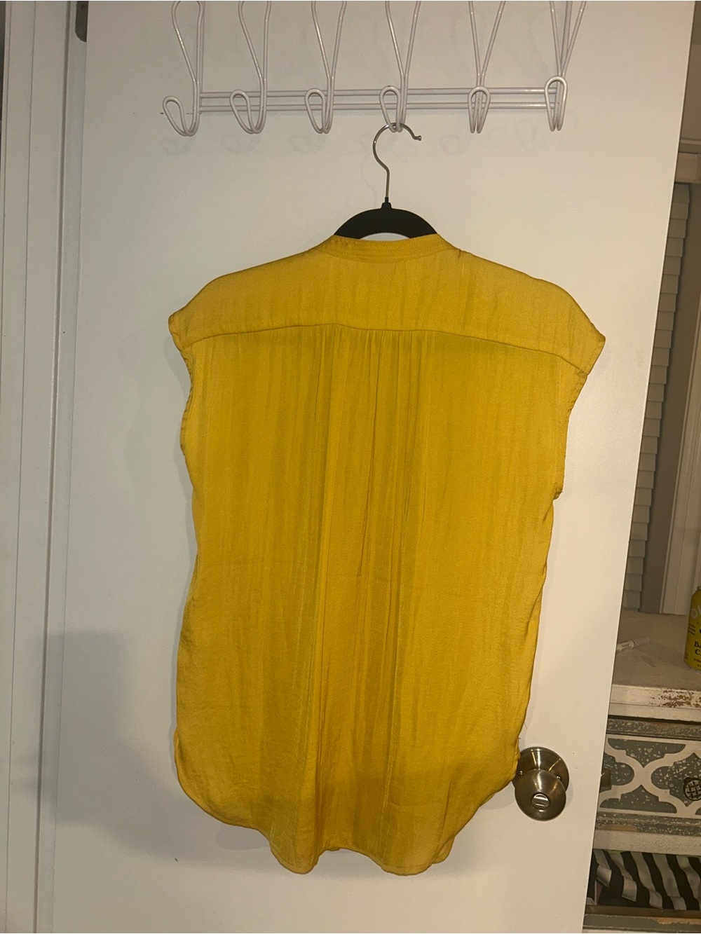 Adrienne Vittadini Mustard Yellow Split V Cap Sleeve Blouse - Picture 4 of 6